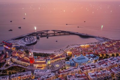 Tour Cầu Hôn – Sunset Town: Ngắm Pháo Hoa trên bờ biển